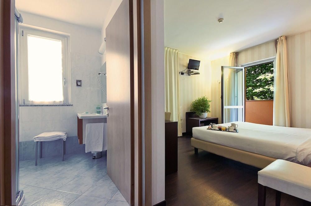 

Catania - Busto Arsizio - Hotel 2C