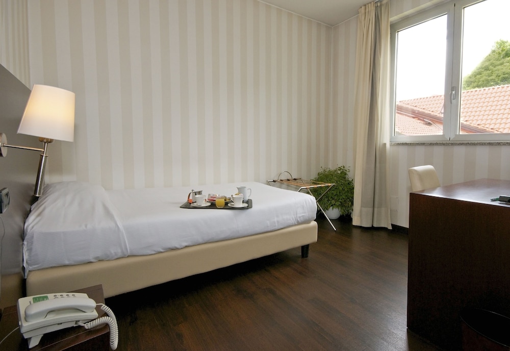 

Cagliari - Busto Arsizio - Hotel 2C