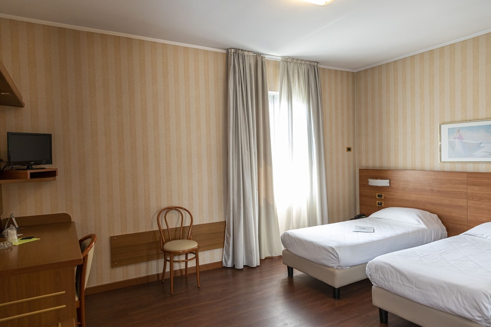 

Catania - Busto Arsizio - Hotel 2C