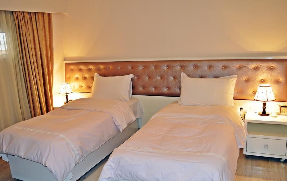 

Brindisi - Tirana - Select City Center Hotel