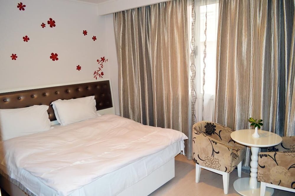 

Bari - Tirana - Select City Center Hotel