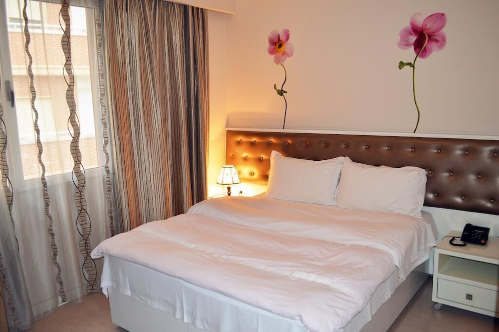 

Brindisi - Tirana - Select City Center Hotel