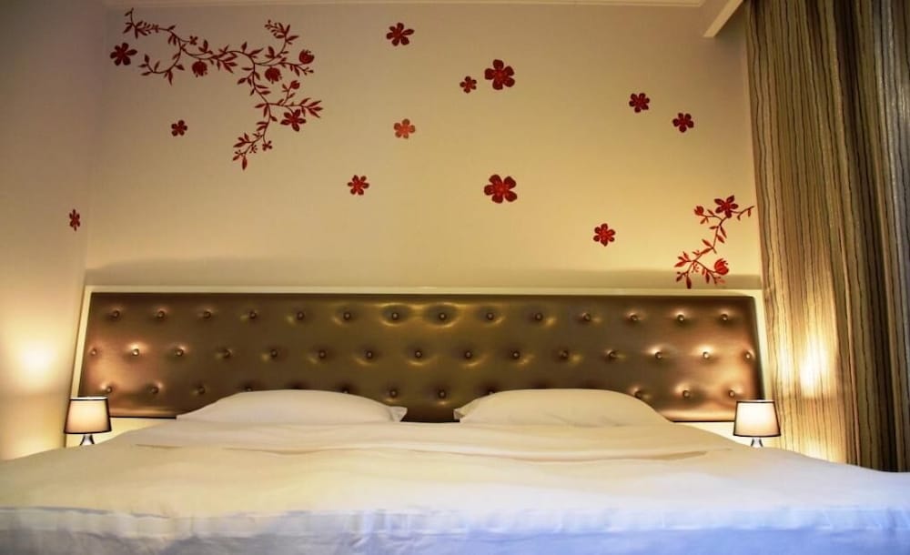 

Bari - Tirana - Select City Center Hotel