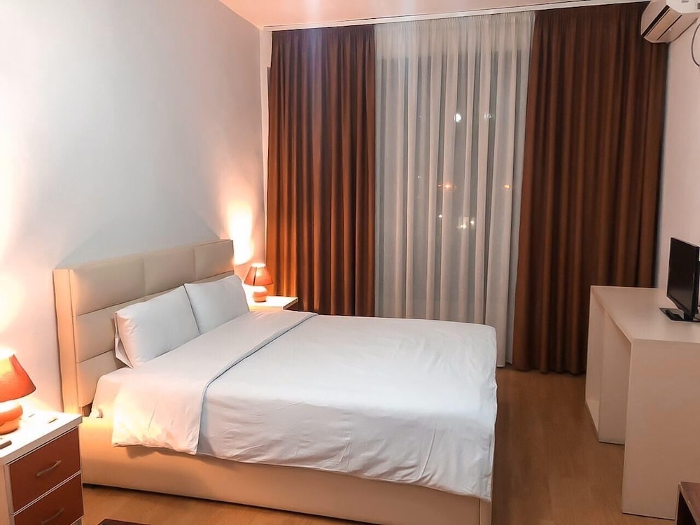 

Milano - Shkodër - Hotel Argenti