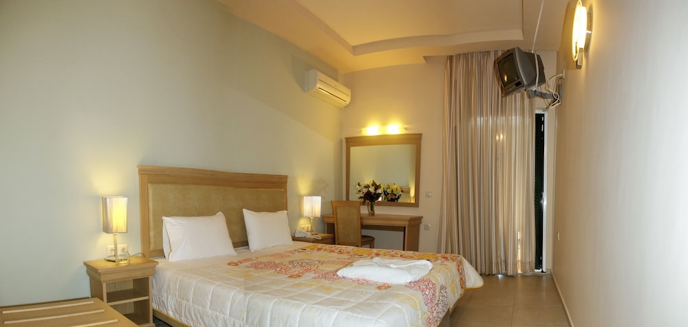 

Bologna - Glyfada (Corfu) - Glyfada Beach Hotel