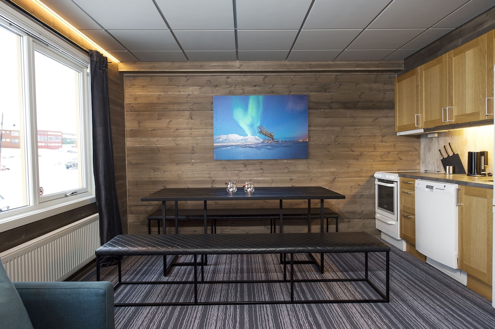 

Roma - Longyearbyen - Svalbard Hotell | Polfareren