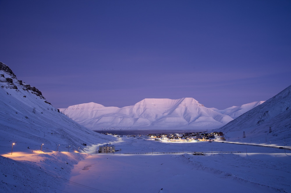 

Milano - Longyearbyen - Svalbard Hotell | Polfareren