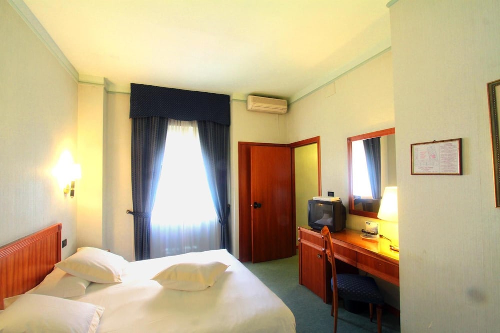

Napoli - Terni - Hotel De Paris