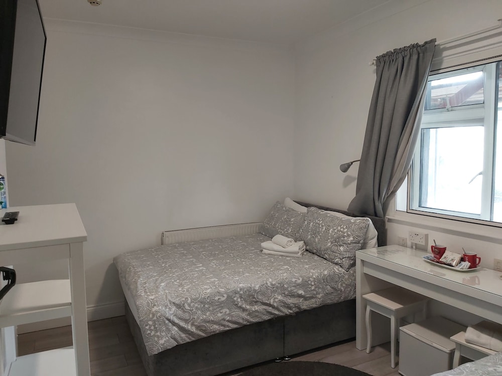 

Roma - Harrow - Abbey Point Hotel