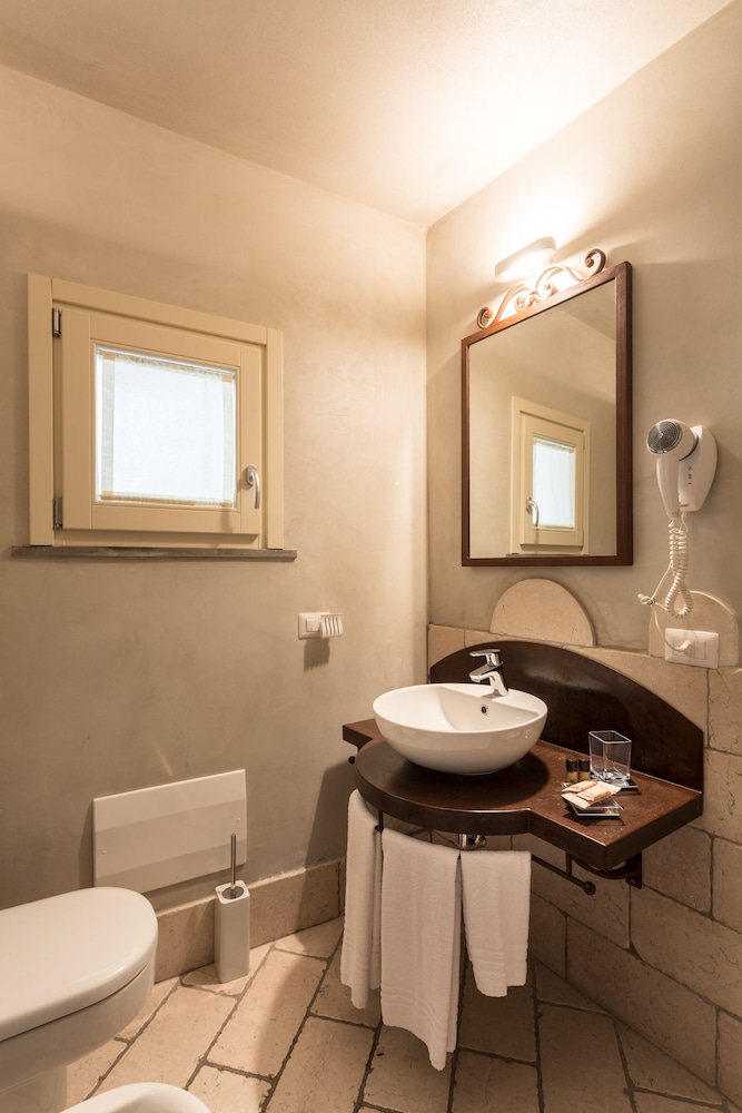 

Genova - Bosa - Hotel Maison Tresnuraghes