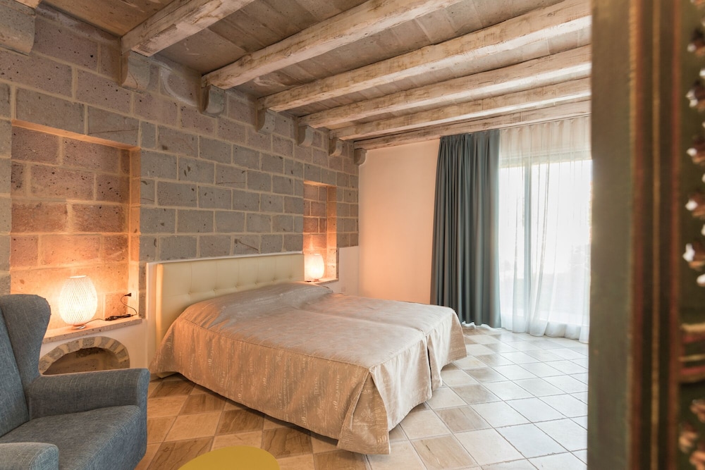 

Milano - Bosa Marina - Hotel Maison Tresnuraghes