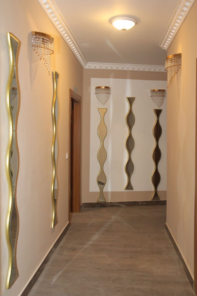 

Napoli - Duisburg - Kispet Deluxe Hotels&Suites