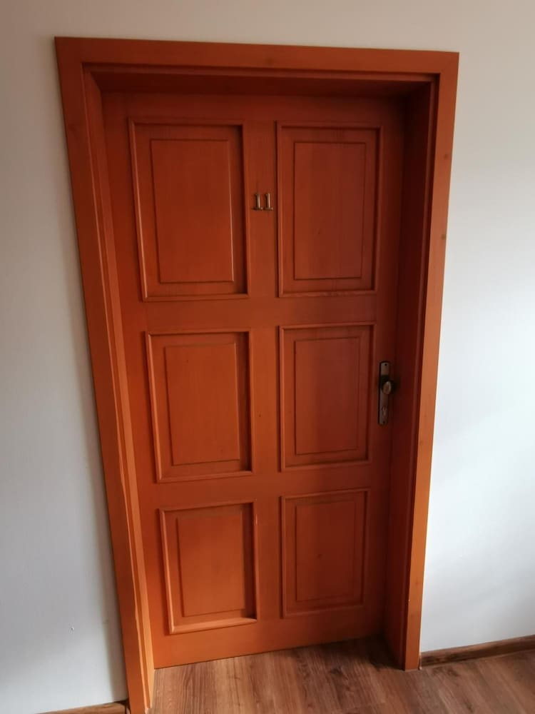 

Roma - Himberg - Hotel Khail