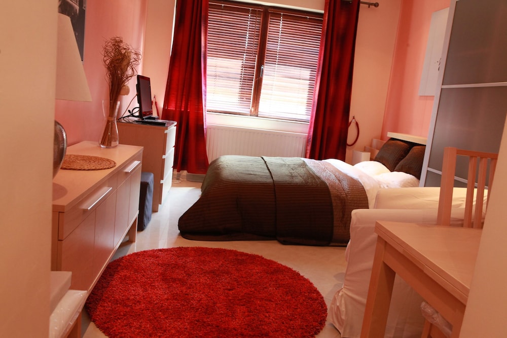 

Bari - Sint-Pieters-Leeuw - Residence la Fraisiere