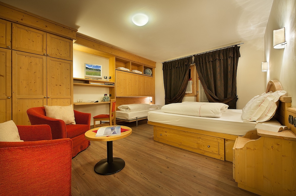 

Salerno - Livigno - Hotel Meeting