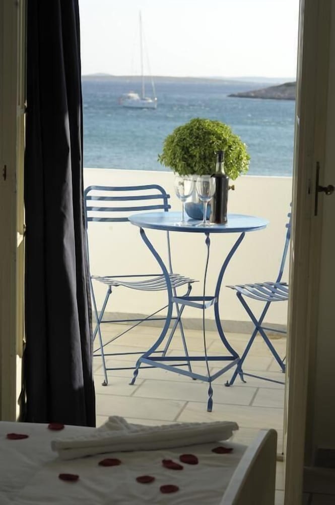 

Milano - Aliki (Paros) - Galatis Beach Hotel