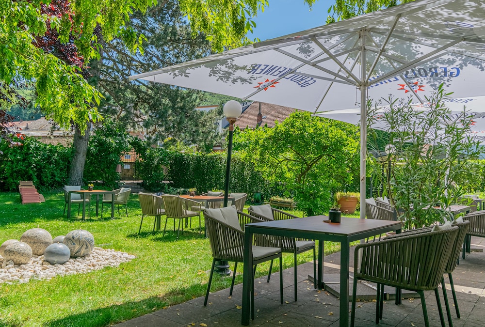 

Roma - Saarburg - Weinhotel Ayler Kupp