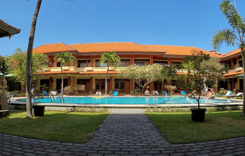 

Roma - Kedonganan - Masainn Hotel Kuta