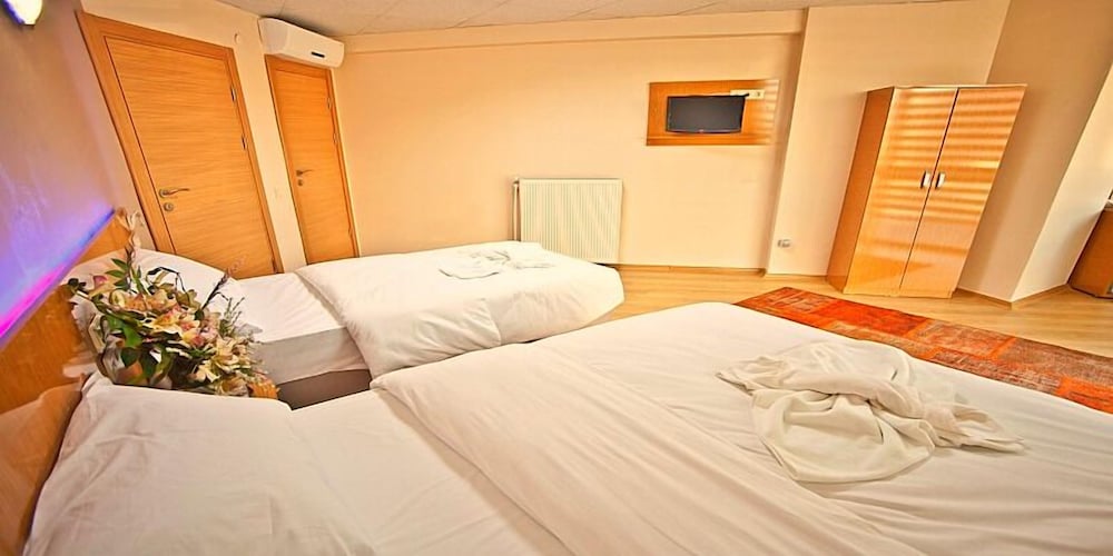 

Napoli - Beylikduzu - Avcilar Emre Hotel