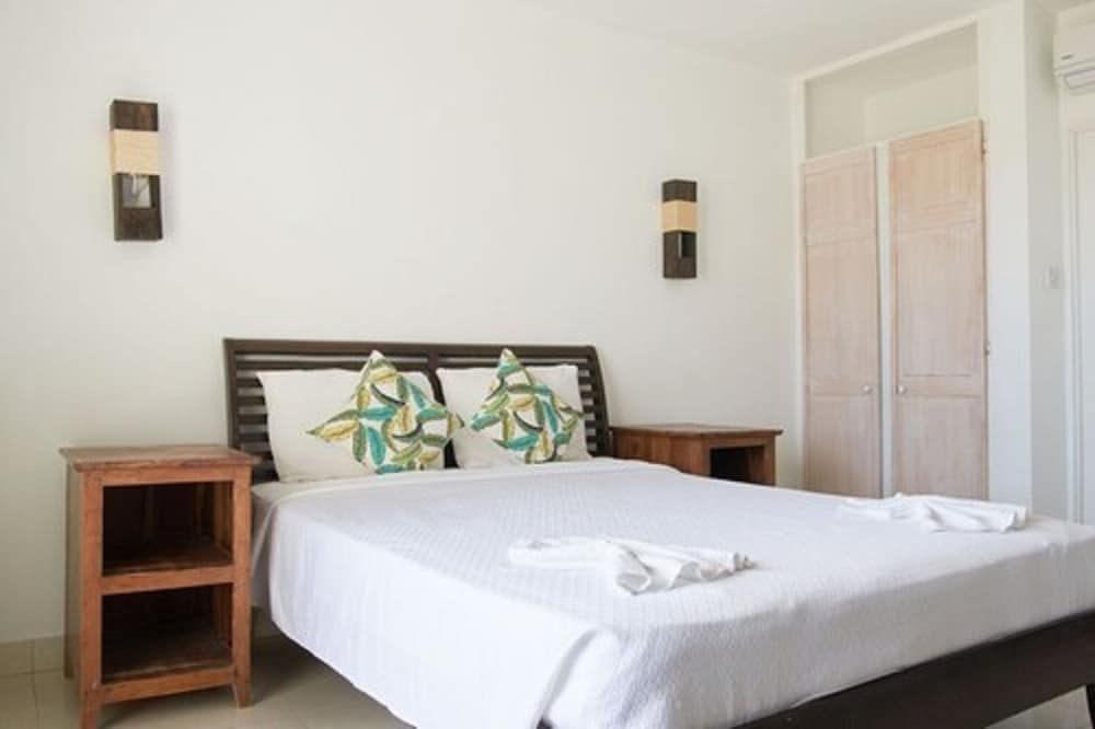 

Milano - Christ Church - Ocean Spray Apartments