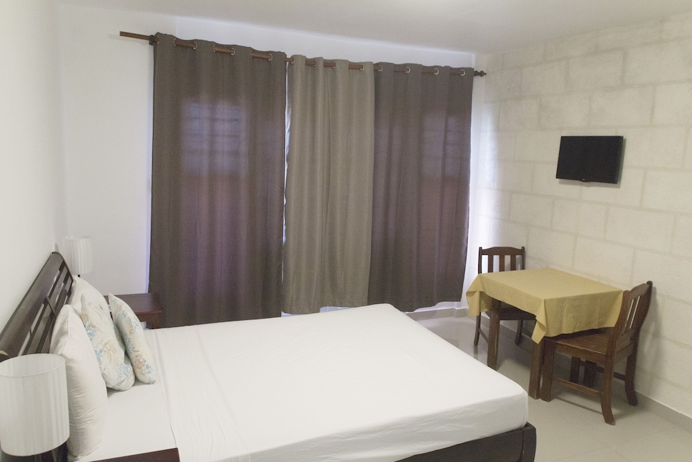 

Roma - Barbados, Caraibi - Ocean Spray Apartments