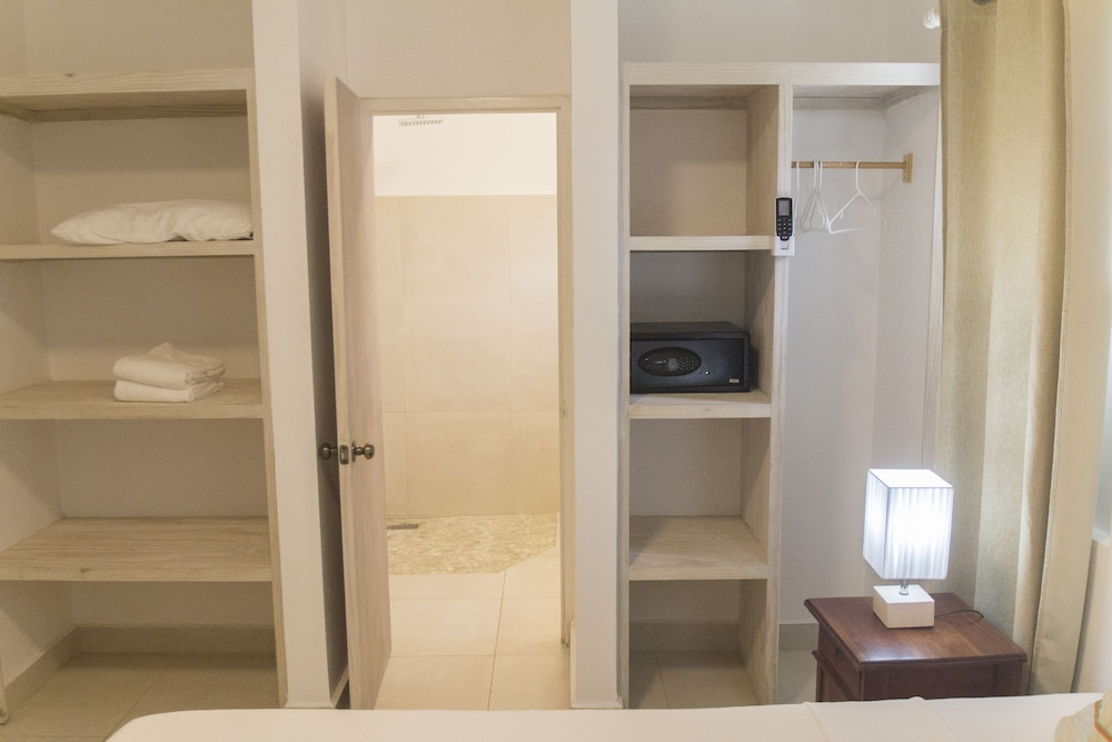 

Milano - Oistins - Ocean Spray Apartments