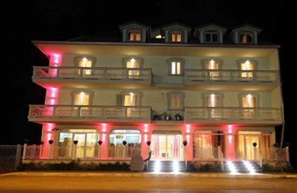 

Milano - Falerna - Palace Hotel Una Nuova Strada