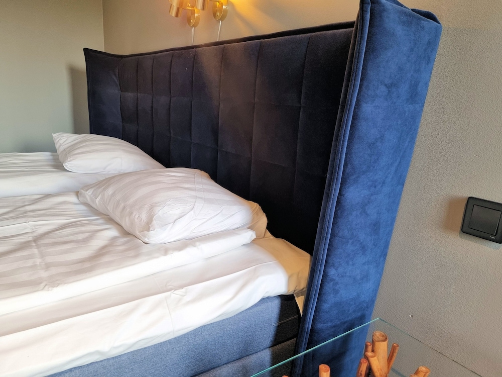

Milano - Goteborg - Treetop Spa Hangout & Hotel