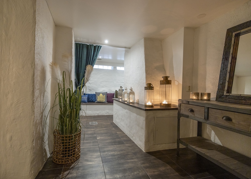 

Milano - Goteborg - Treetop Spa Hangout & Hotel