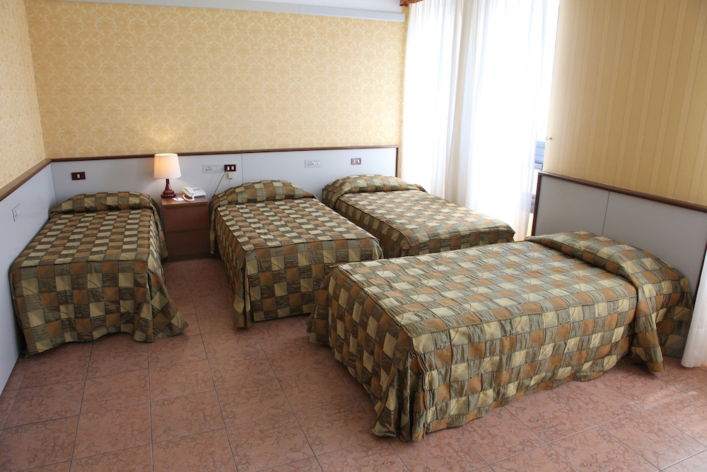 

Bari - Verona - Hotel Maxim