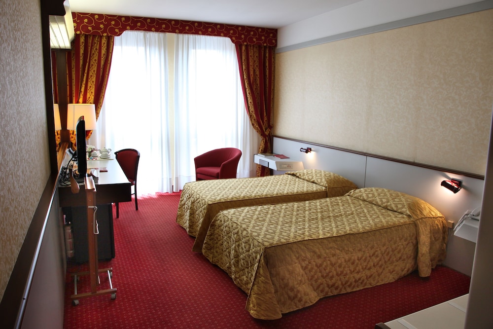 

Olbia - Verona - Hotel Maxim