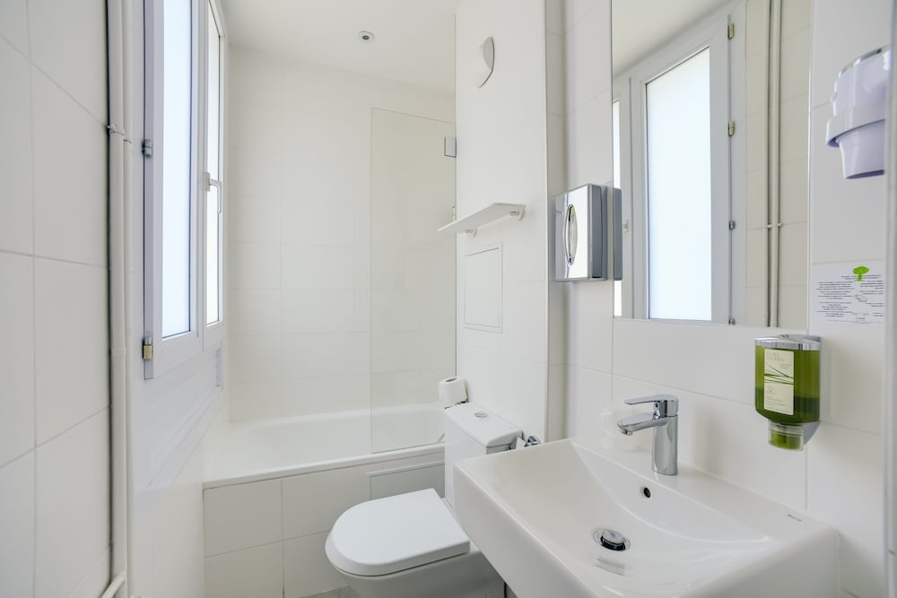 

Pisa - Issy-les-Moulineaux - Parici Hôtel Boulogne Billancourt