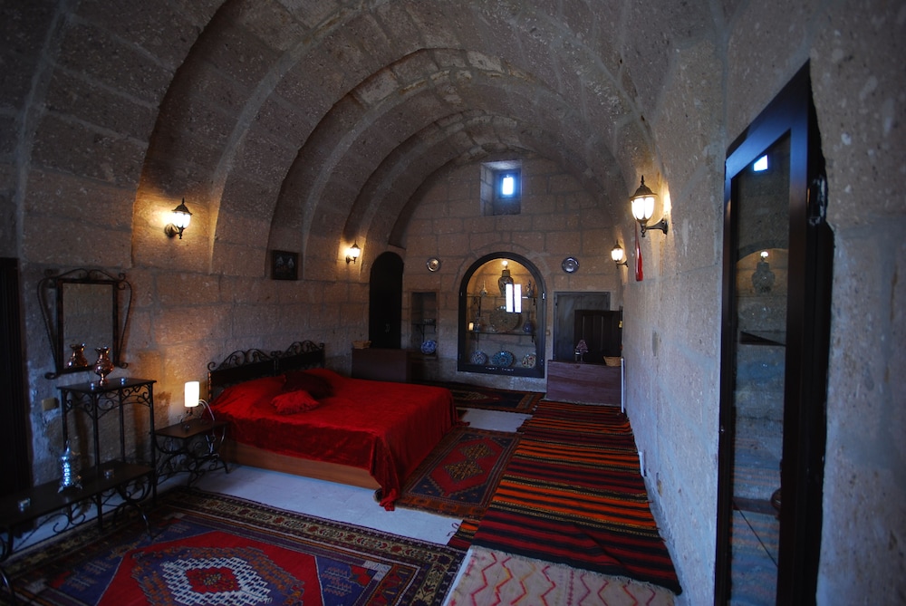 

Napoli - Güzelyurt - Cappadocia Ihlara Mansions & Caves