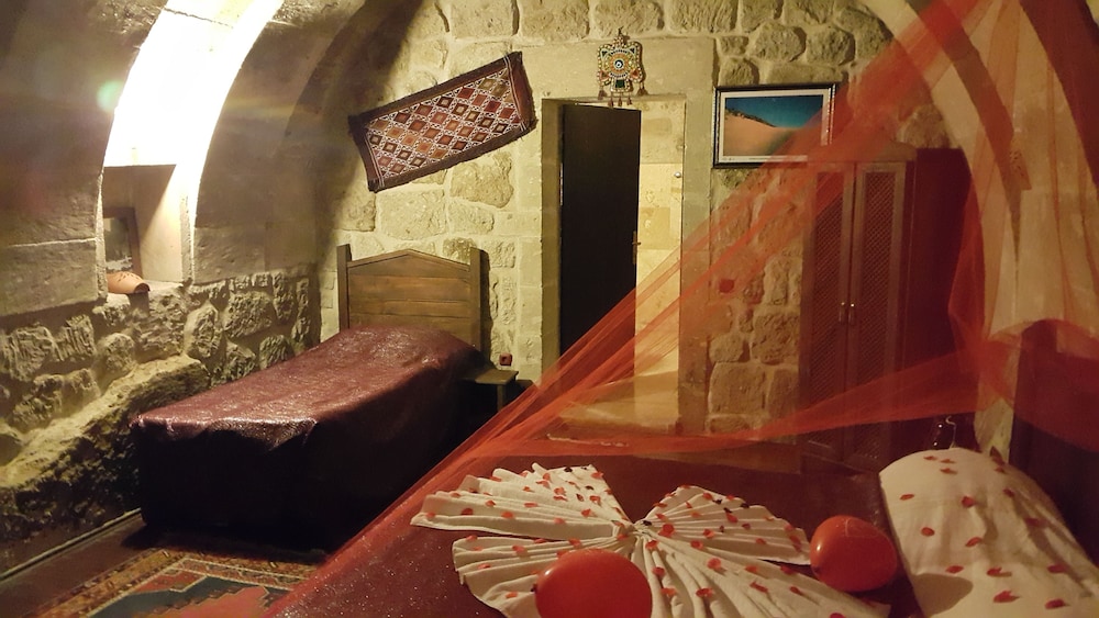 

Bologna - Güzelyurt - Cappadocia Ihlara Mansions & Caves