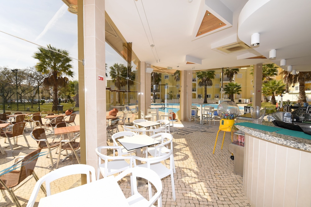 

Verona - Altura - Praia da Lota Resort – Beachfront Apartments