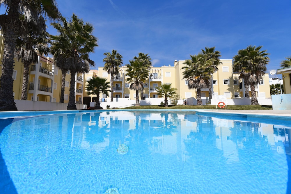 

Verona - Altura - Praia da Lota Resort – Beachfront Apartments