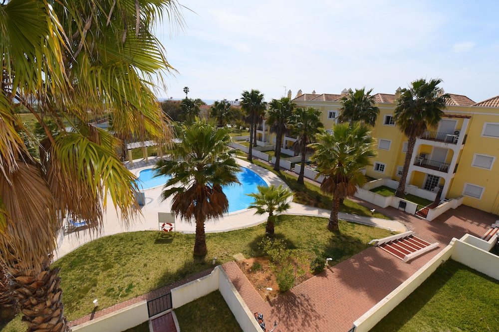 

Milano - Altura - Praia da Lota Resort – Beachfront Apartments