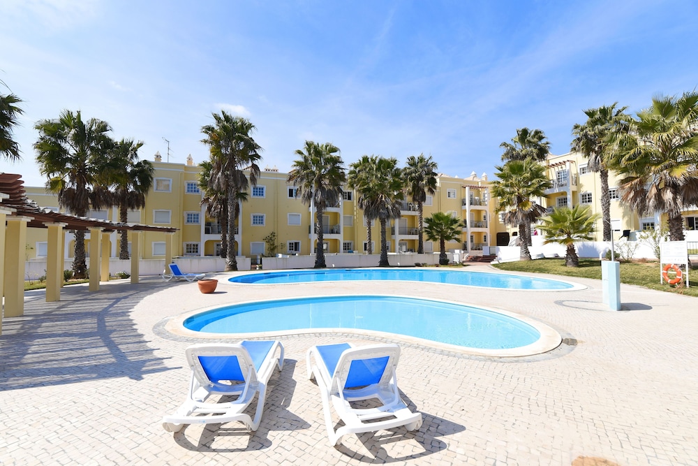 

Milano - Altura - Praia da Lota Resort – Beachfront Apartments