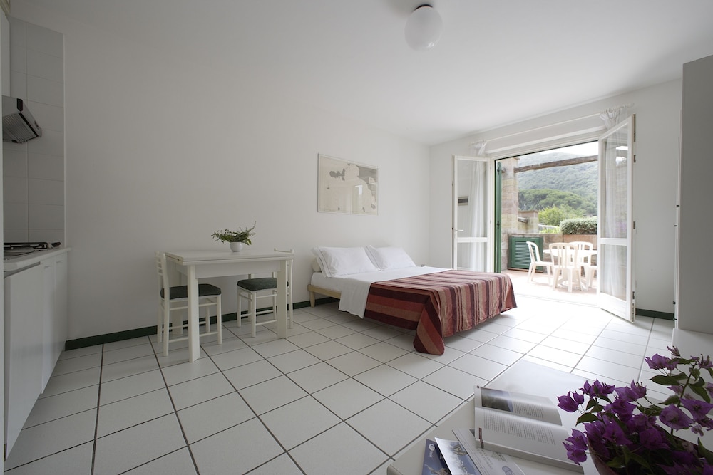 

Milano - Capoliveri - Residenza Sant’Anna Del Volterraio