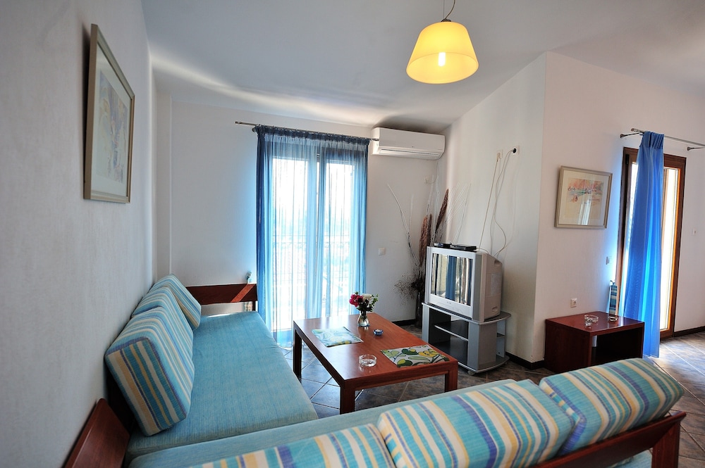 

Milano - Skiathos, Isole Greche - Eye Q Resort Seaview