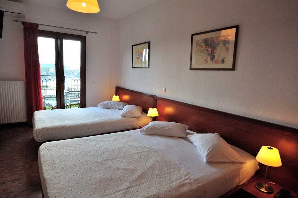 

Bologna - Skiathos, Isole Greche - Eye Q Resort Seaview