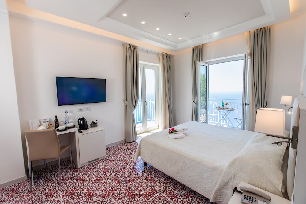 

Milano - Praiano - Hotel le Rocce - Agerola, Amalfi Coast