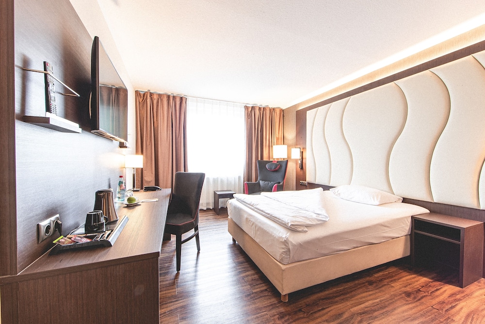 

Napoli - Hanau - PLAZA Hotel Hanau