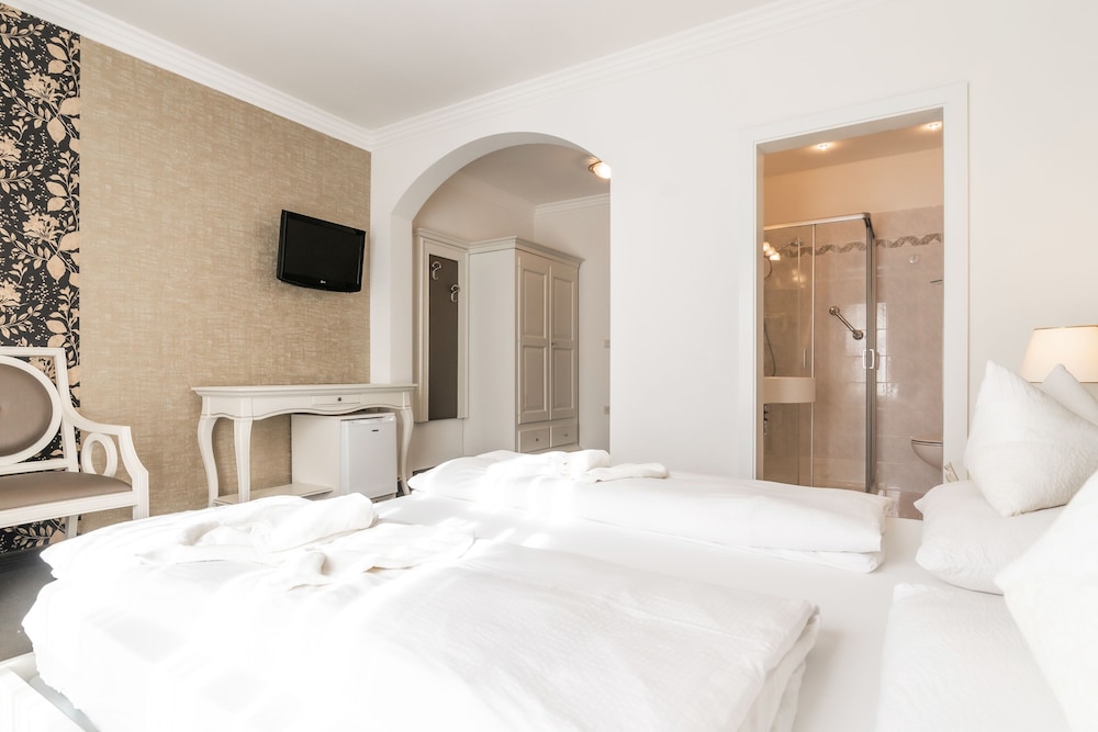

Roma - Caldaro sulla Strada del Vino - Hotel Villa Groff