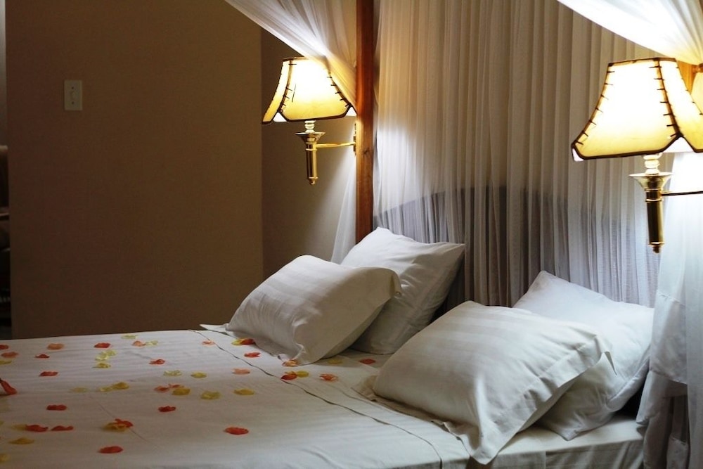 

Bologna - Toamasina - Sunny Golf Hotel