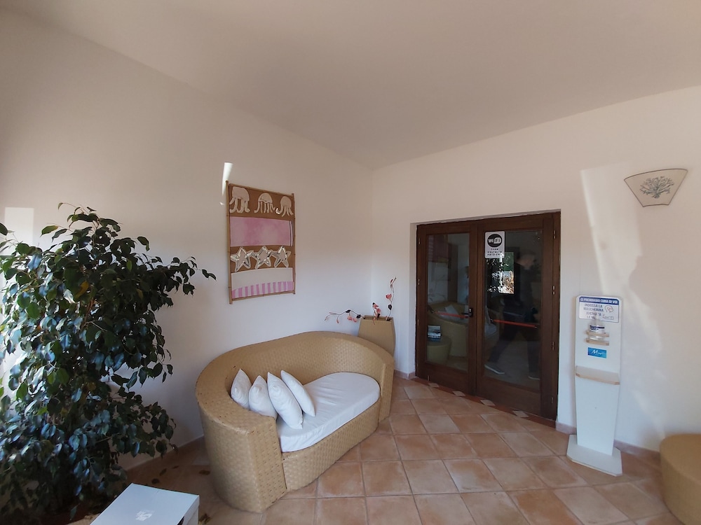 

Milano - Porto San Paolo - Hotel il Faro di Molara