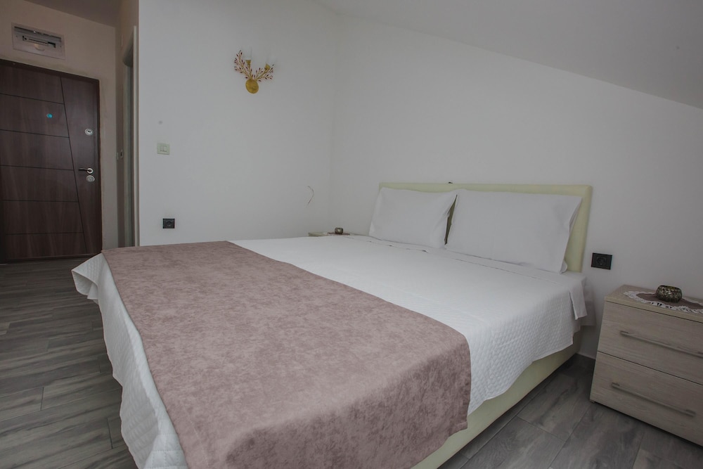 

Milano - Cetinje - Hotel Dapčević