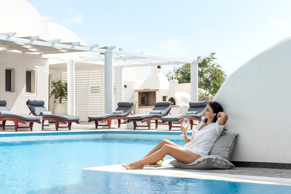

Brindisi - Thirasía - Splendour Resort