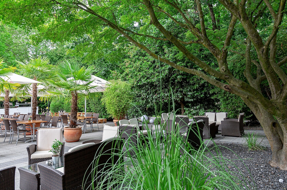 

Bologna - Neuss - Dorint Kongresshotel Düsseldorf/Neuss