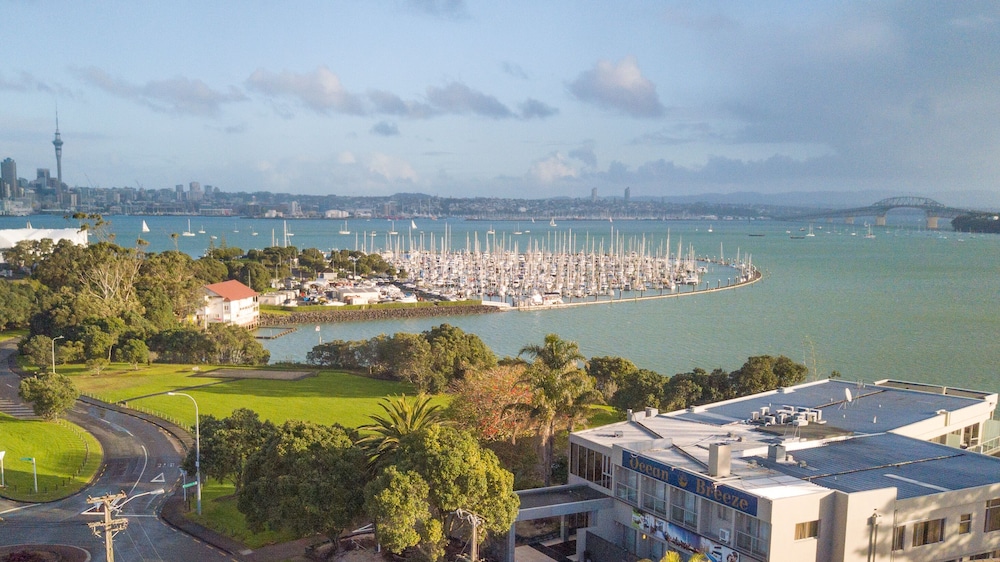 Auckland - Ocean Breeze Hotel